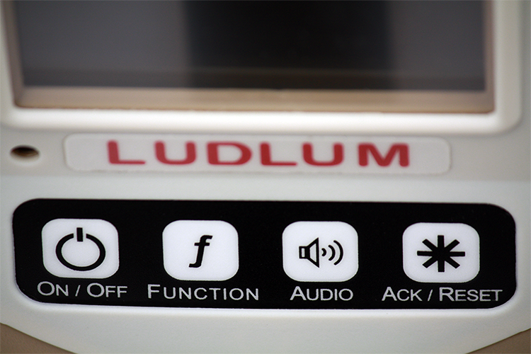 Ludlum Model 9DP control panel