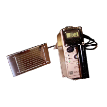 Model 195 Digital Readout Unit with Model 43-132 Ion Chamber